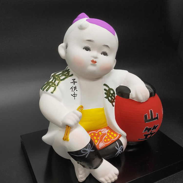 Suwariyamakasa - Hakata Doll